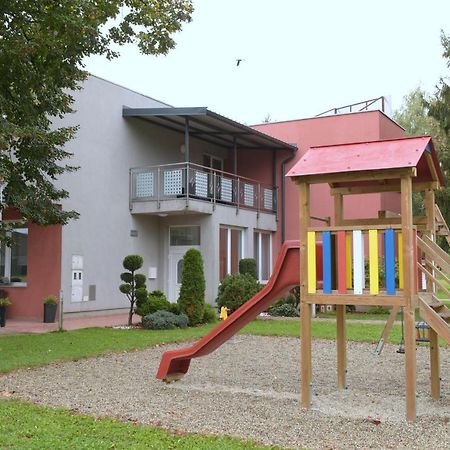 Penzion Letalisce Murska Sobota Exterior photo